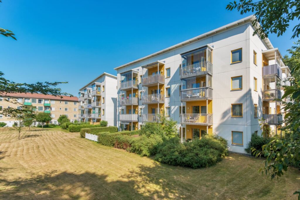 3. Renoverad innergard bostadsrattsforening Tumba Tuna